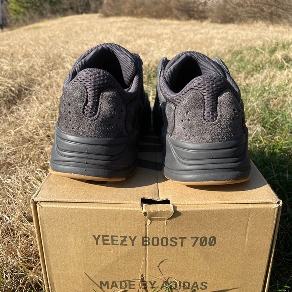 Yeezy 700 utility black main image 6